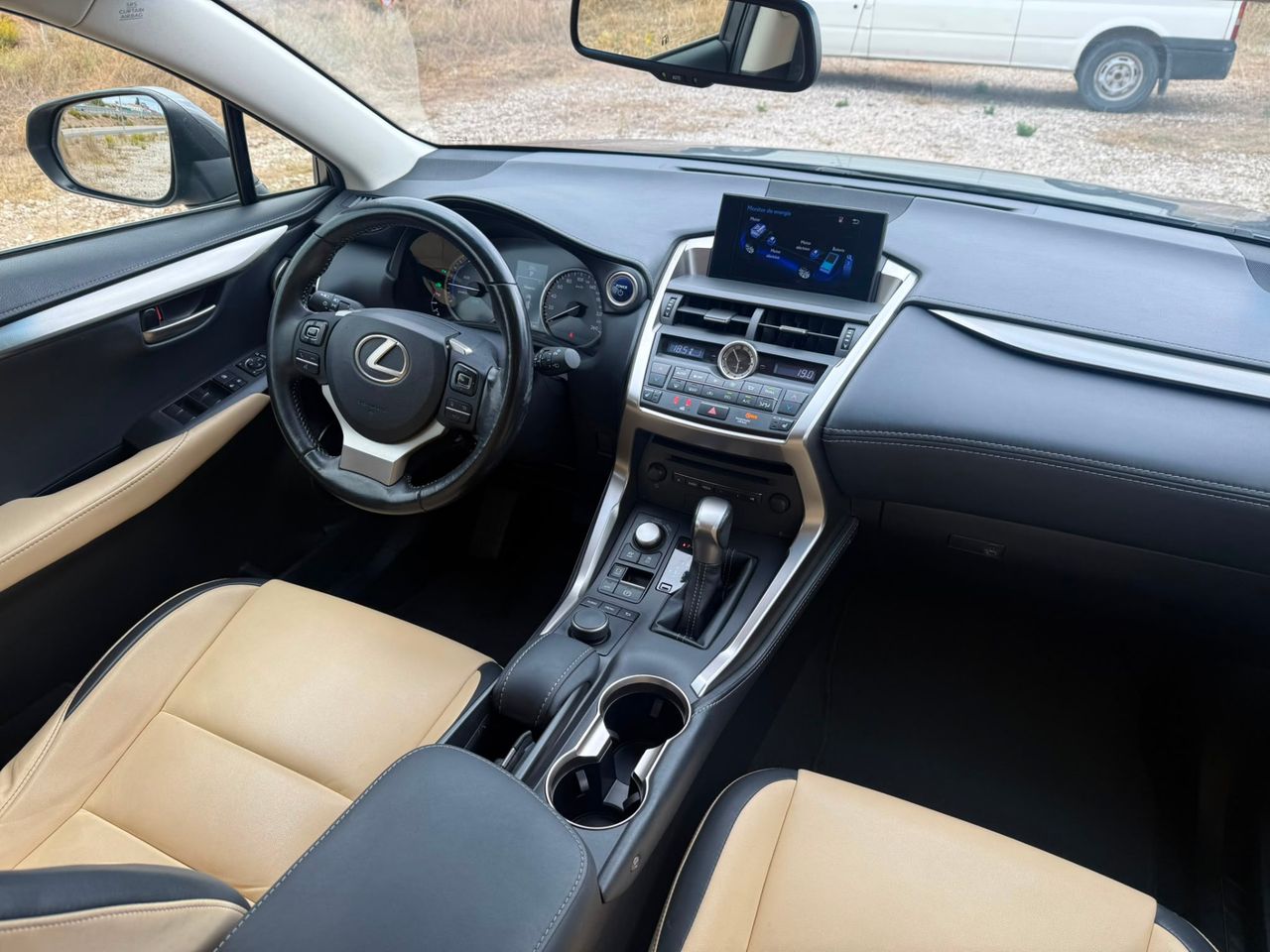Lexus NX 300h Executive 4WD - Foto 41