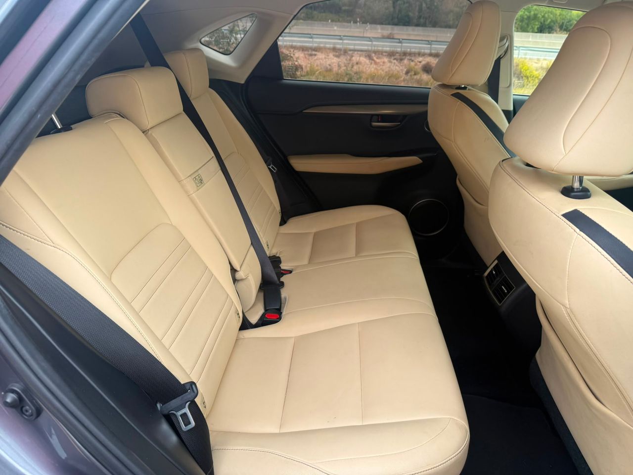 Lexus NX 300h Executive 4WD - Foto 40