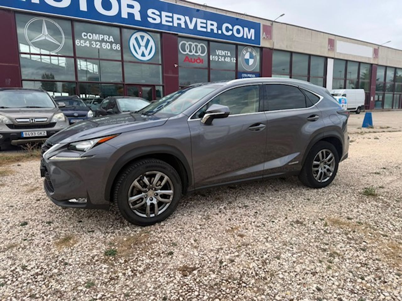 Lexus NX 300h Executive 4WD - Foto 28