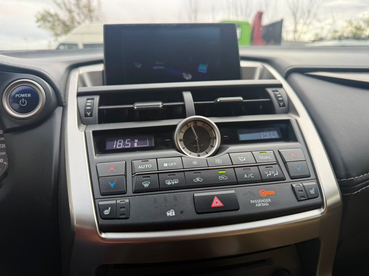 Lexus NX 300h Executive 4WD - Foto 62
