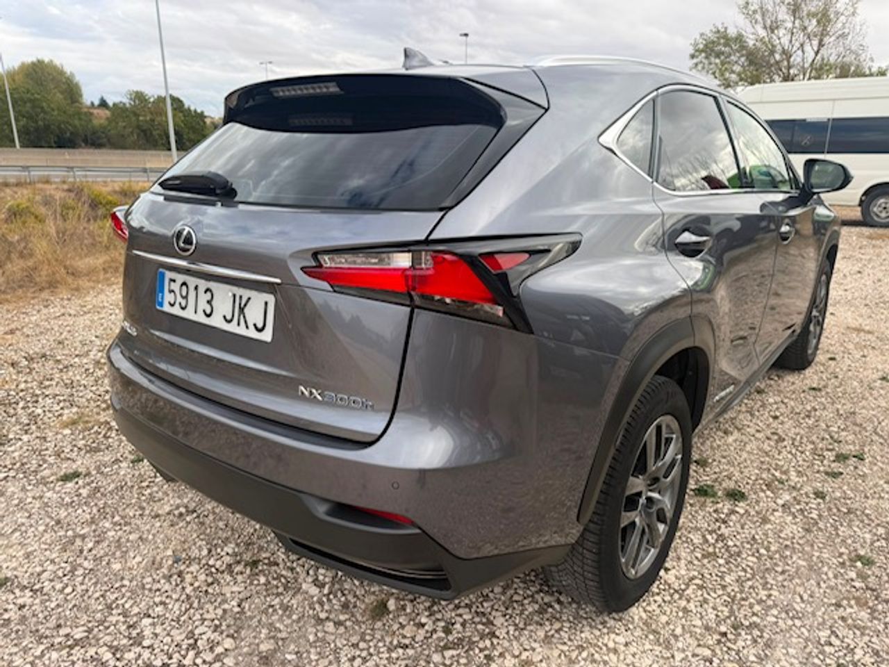 Lexus NX 300h Executive 4WD - Foto 22