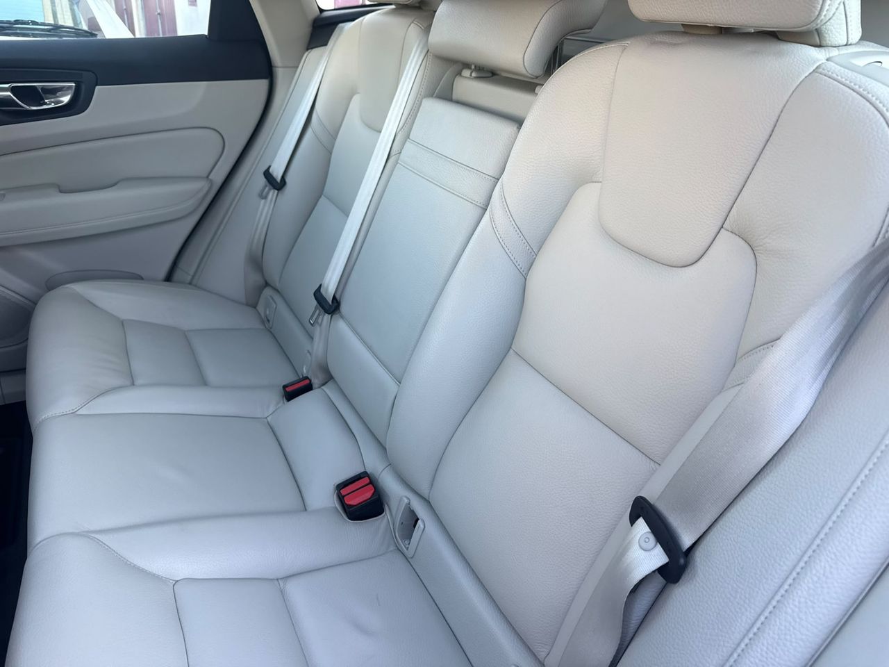 Volvo XC60 Momentum Pro B5 Diesel AWD Aut. - Foto 42