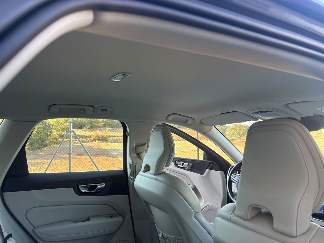 Volvo XC60 Momentum Pro B5 Diesel AWD Aut. - Foto 47