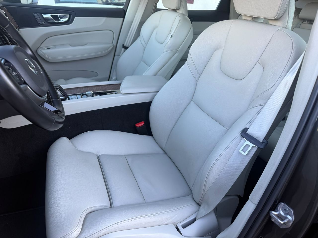 Volvo XC60 Momentum Pro B5 Diesel AWD Aut. - Foto 32
