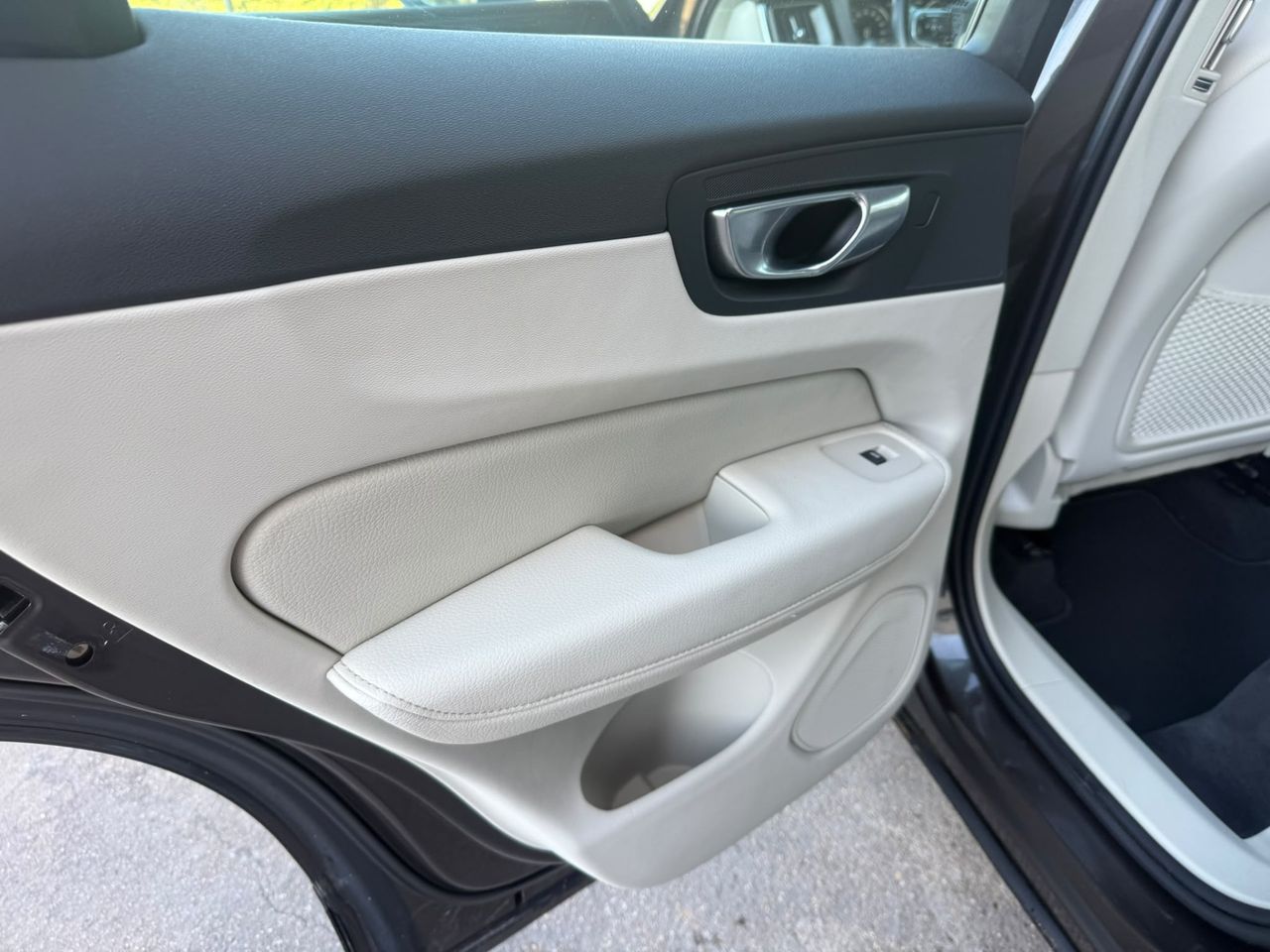 Volvo XC60 Momentum Pro B5 Diesel AWD Aut. - Foto 35