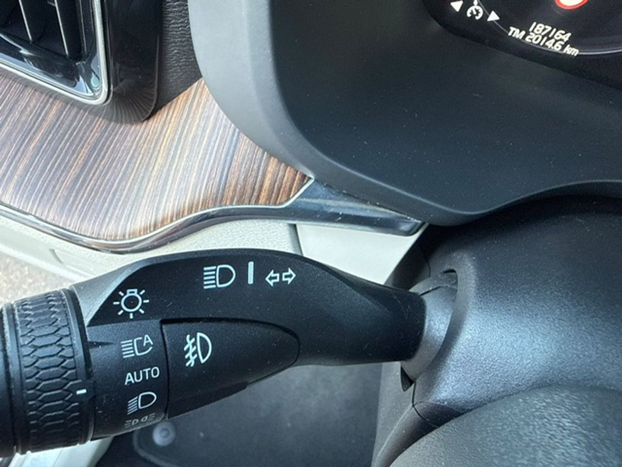 Volvo XC60 Momentum Pro B5 Diesel AWD Aut. - Foto 57