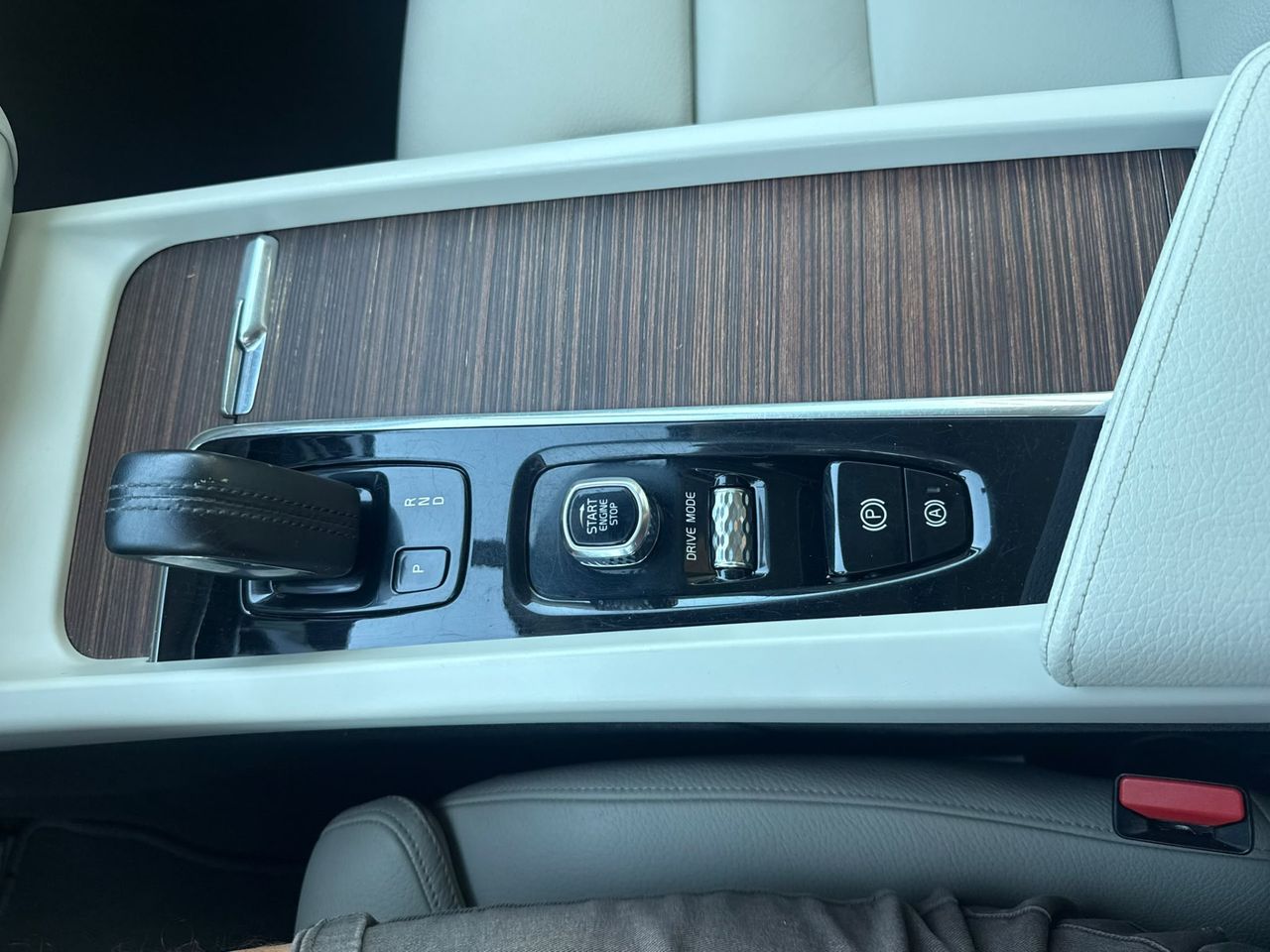 Volvo XC60 Momentum Pro B5 Diesel AWD Aut. - Foto 60