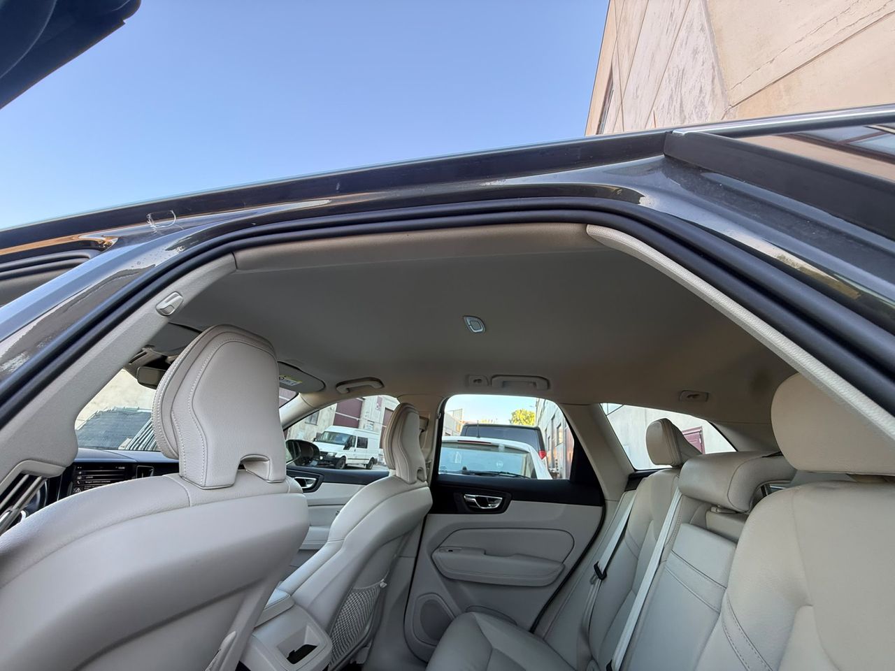 Volvo XC60 Momentum Pro B5 Diesel AWD Aut. - Foto 36