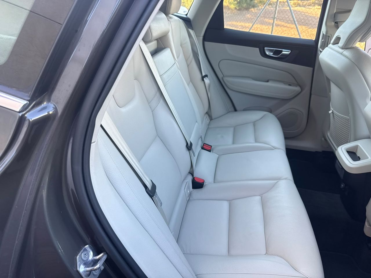 Volvo XC60 Momentum Pro B5 Diesel AWD Aut. - Foto 44