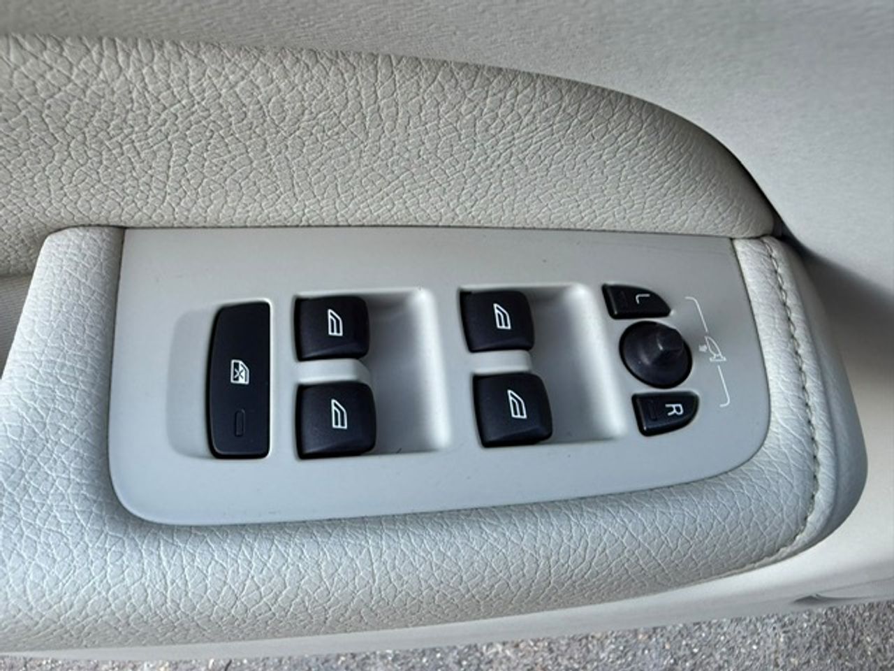 Volvo XC60 Momentum Pro B5 Diesel AWD Aut. - Foto 28