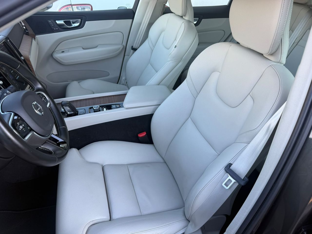 Volvo XC60 Momentum Pro B5 Diesel AWD Aut. - Foto 26