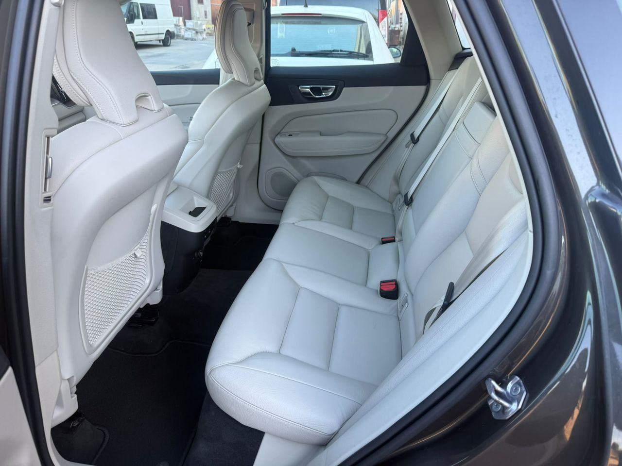 Volvo XC60 Momentum Pro B5 Diesel AWD Aut. - Foto 34