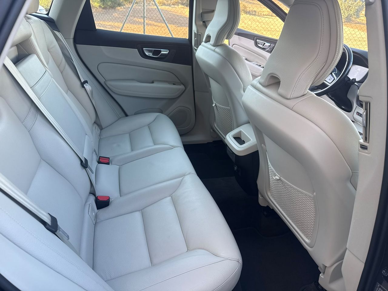 Volvo XC60 Momentum Pro B5 Diesel AWD Aut. - Foto 43