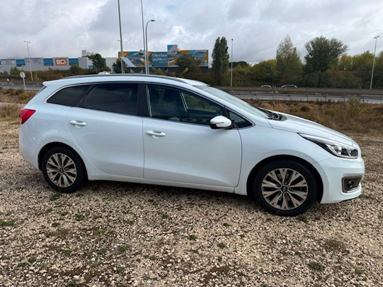 Kia Ceed cee'd SW 1.6 CRDi VGT Drive 100 kW - Foto 13
