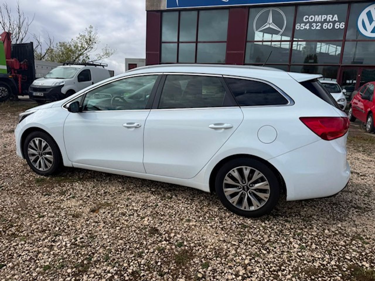 Kia Ceed cee'd SW 1.6 CRDi VGT Drive 100 kW - Foto 24