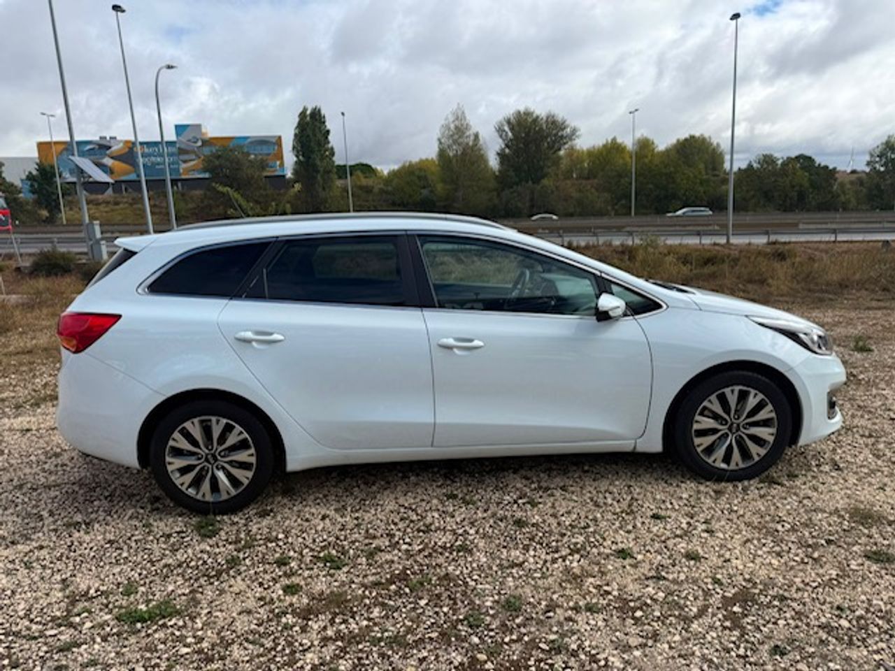 Kia Ceed cee'd SW 1.6 CRDi VGT Drive 100 kW - Foto 16