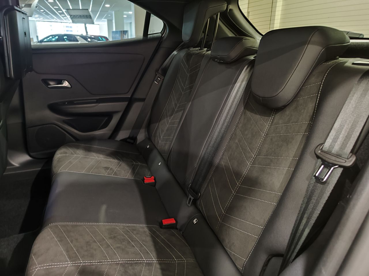 Opel Mokka BEV 50kWh 100kW (136CV) Ultimate-e - Foto 8