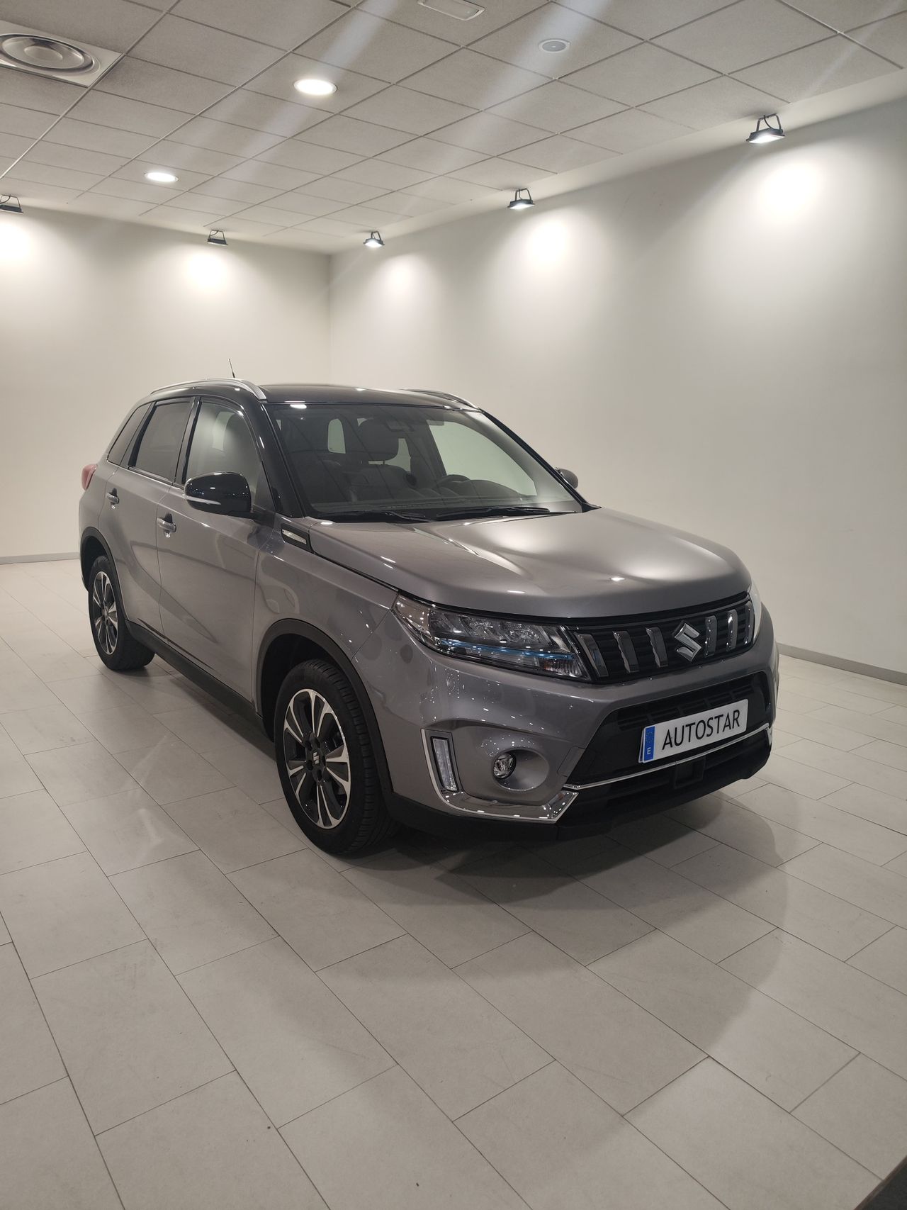 Vitara 5 puertas gris  de segunda mano - suzuki vitara 2022 /