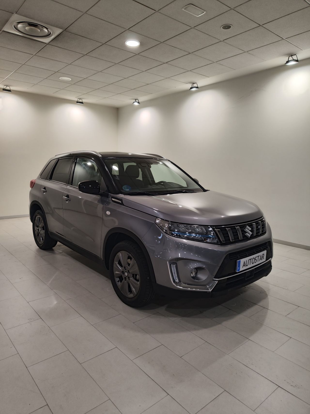 Vitara 5 puertas gris  de segunda mano - suzuki vitara 2022 /