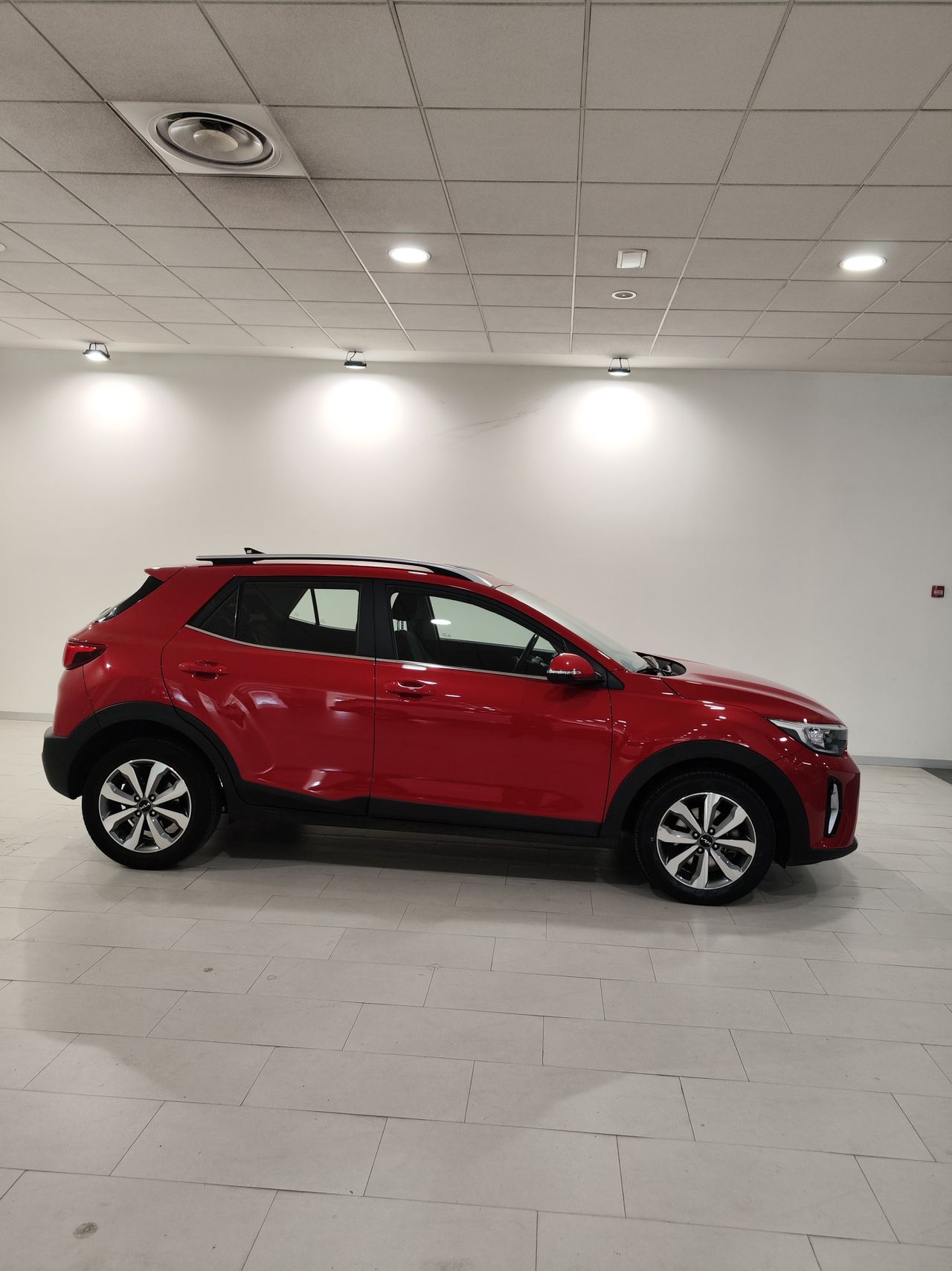 kia stonic 2022 / foto grande (2)