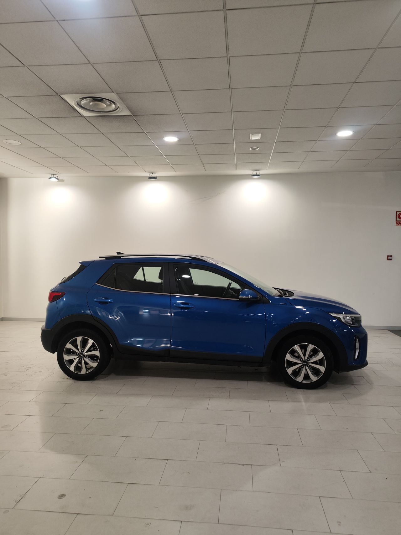 kia stonic 2022 / foto grande (2)