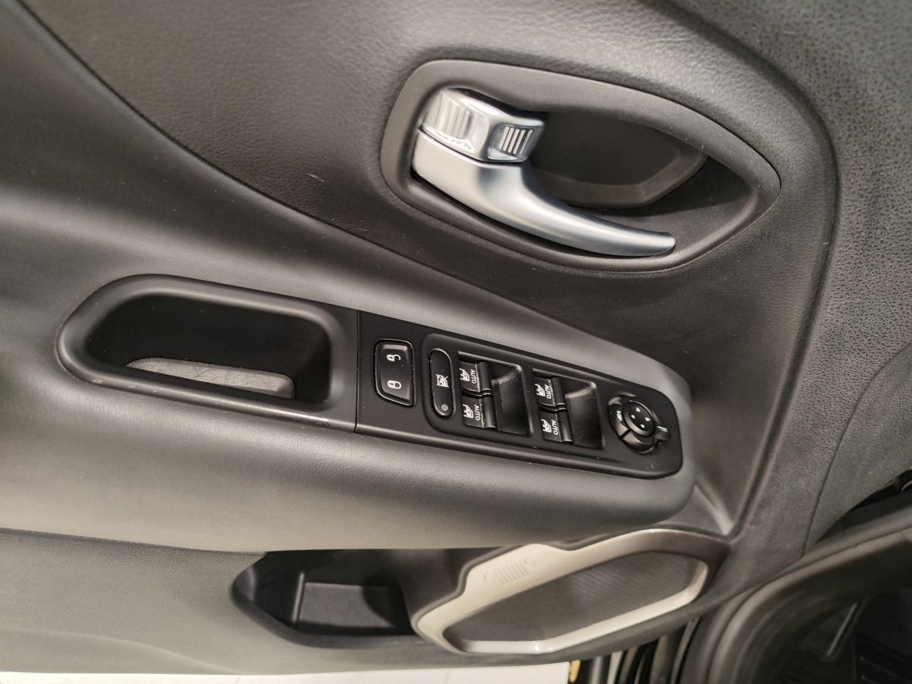 Jeep Renegade Limited 1.0G 88kW (120CV) 4x2 - Foto 10