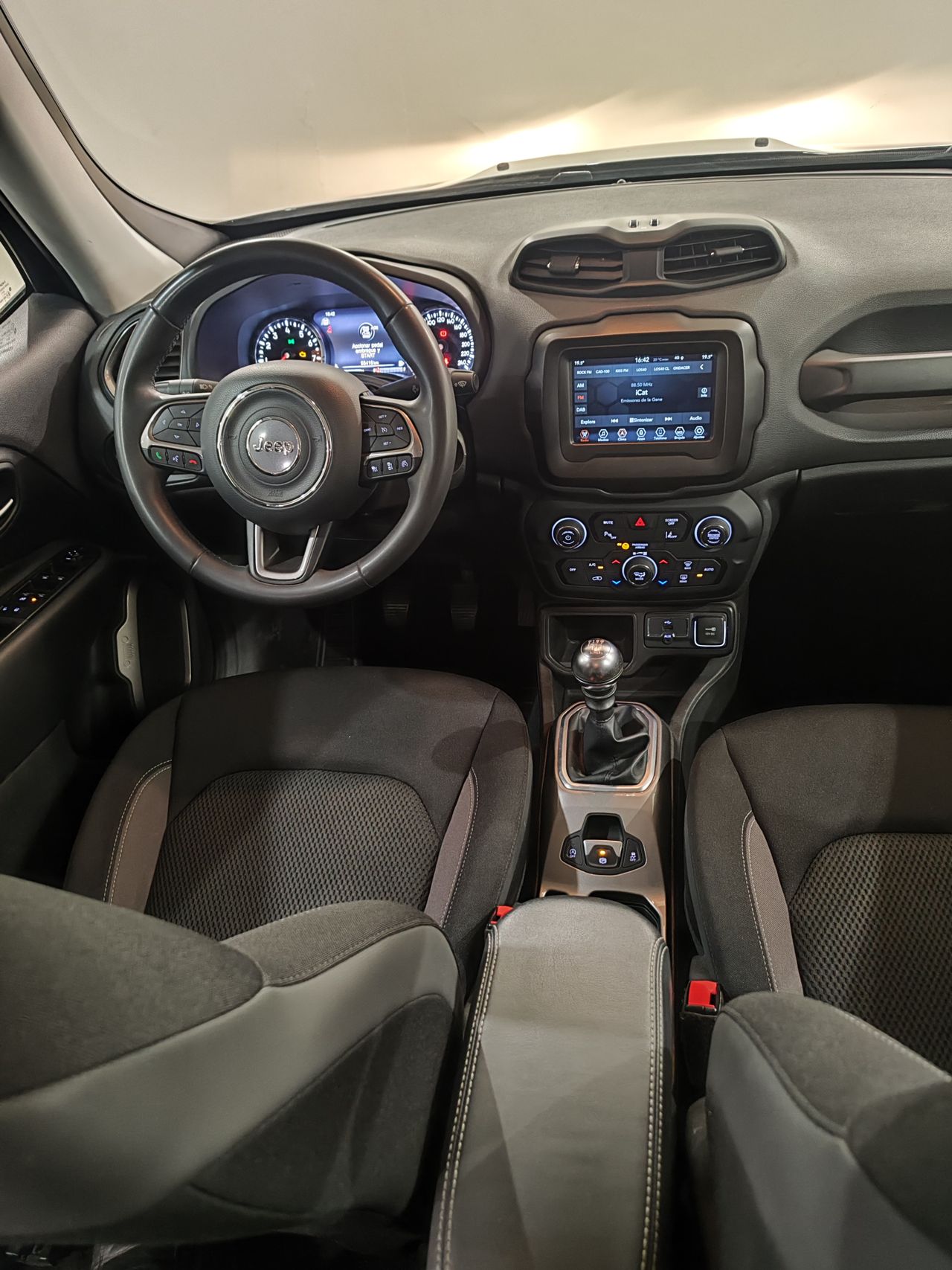 Jeep Renegade Limited 1.0G 88kW (120CV) 4x2 - Foto 8