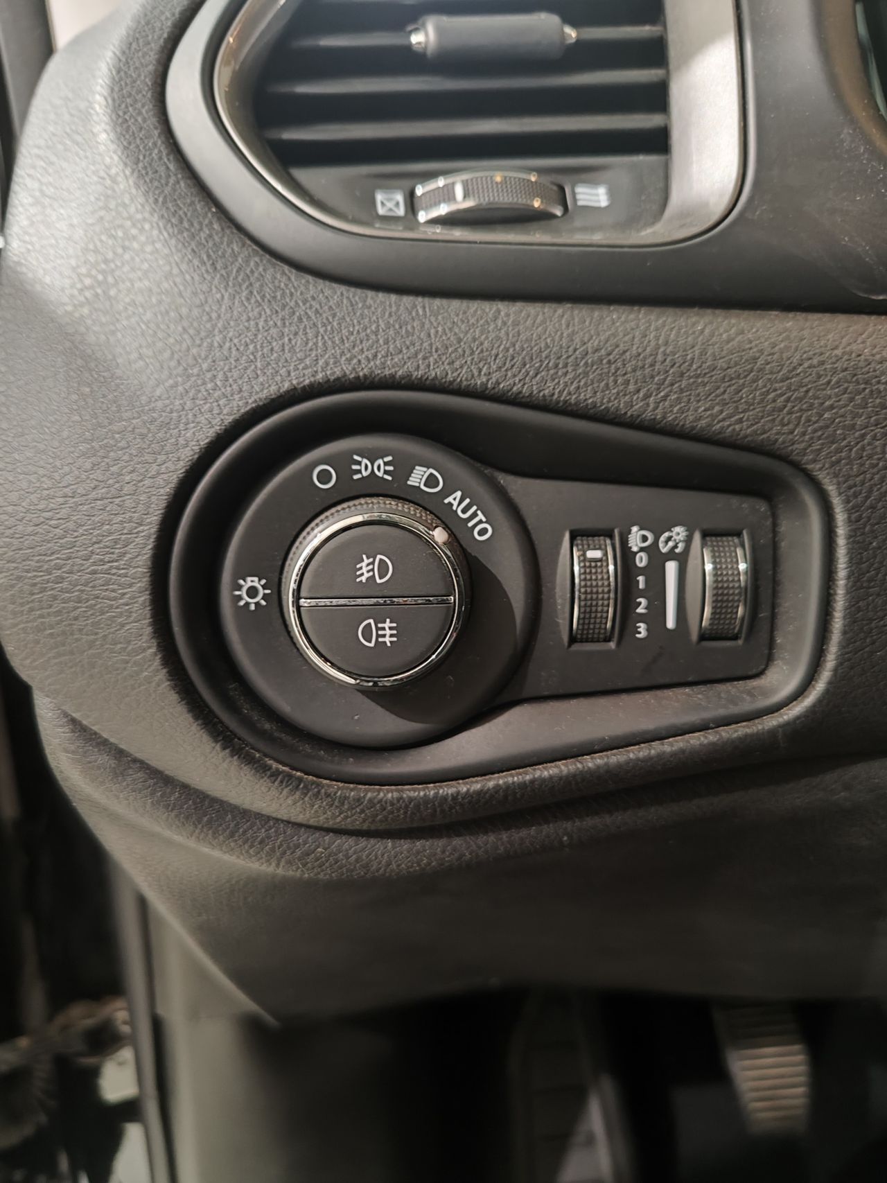 Jeep Renegade Limited 1.0G 88kW (120CV) 4x2 - Foto 11