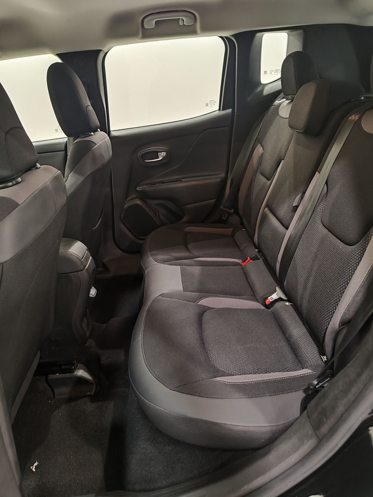 Jeep Renegade Limited 1.0G 88kW (120CV) 4x2 - Foto 18