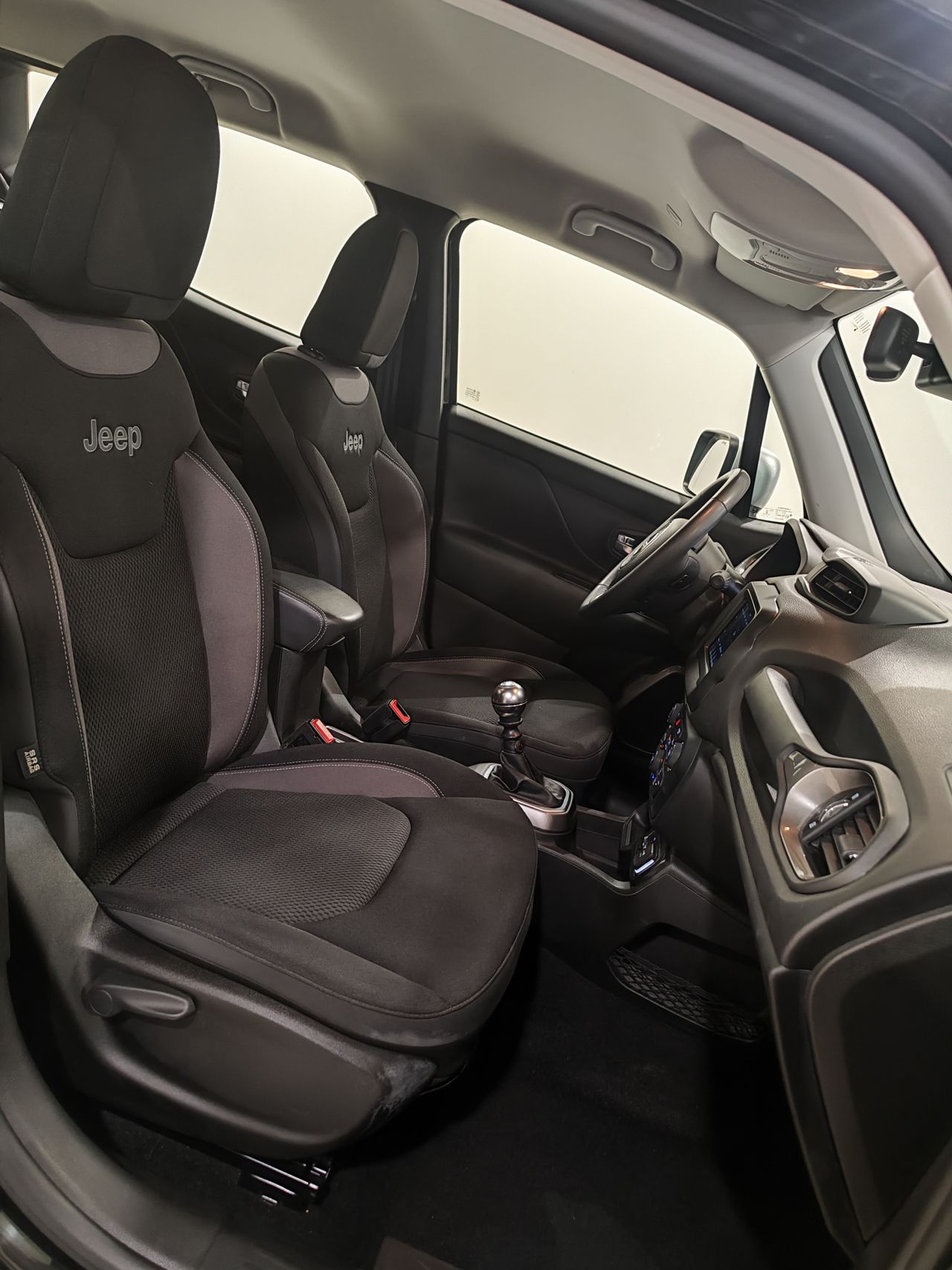 Jeep Renegade Limited 1.0G 88kW (120CV) 4x2 - Foto 9