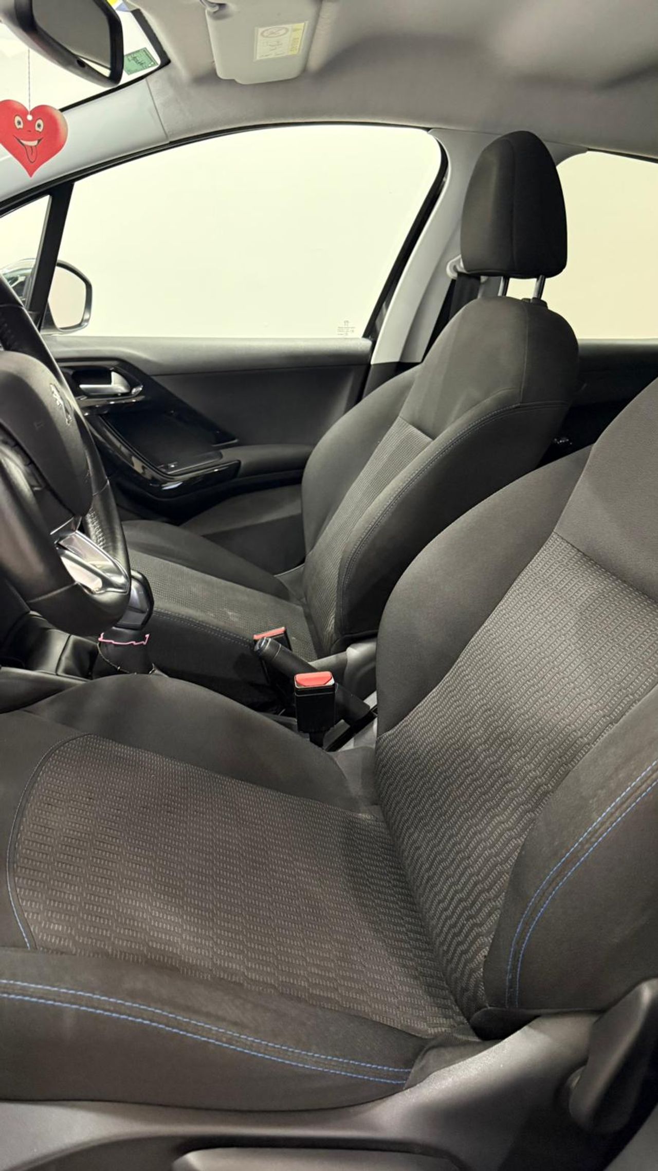 Peugeot 208 5P Signature 1.2L PureTech 60KW (82CV) - Foto 14