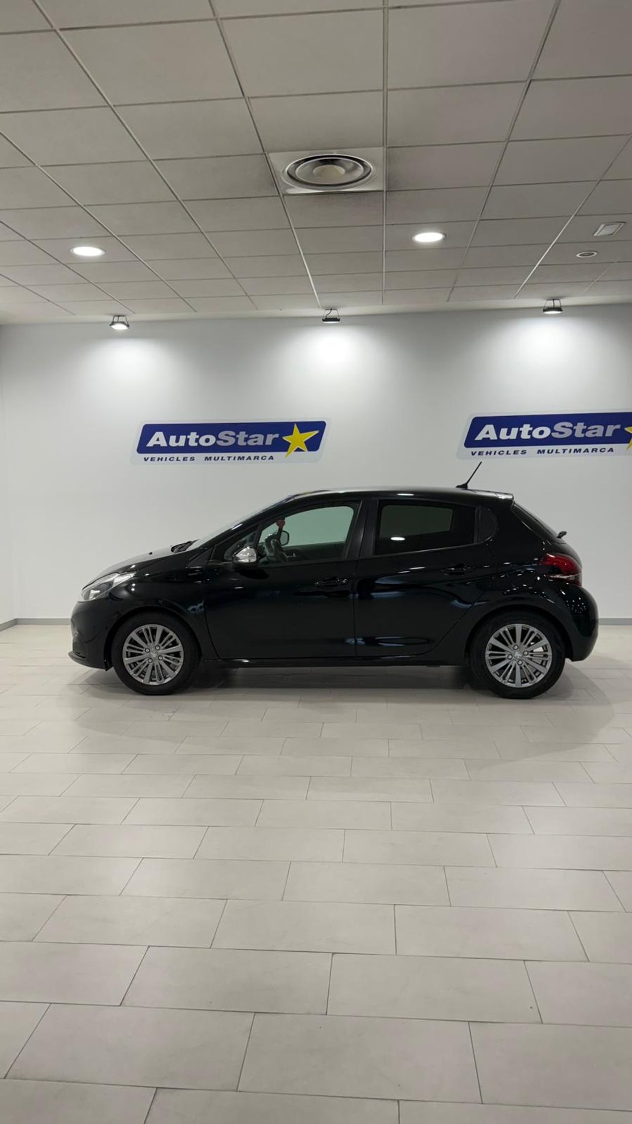 Peugeot 208 5P Signature 1.2L PureTech 60KW (82CV) - Foto 5