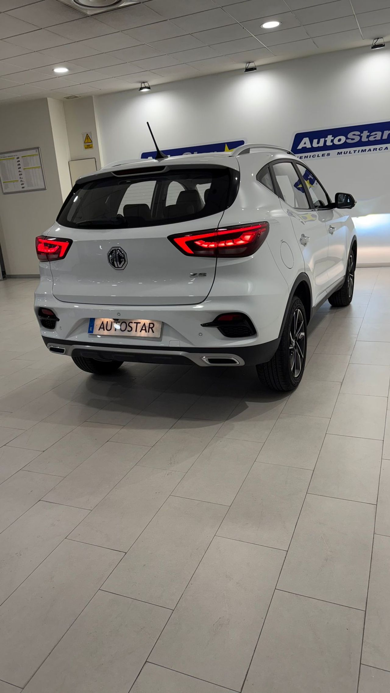 MG ZS 1.5 Luxury - Foto 8