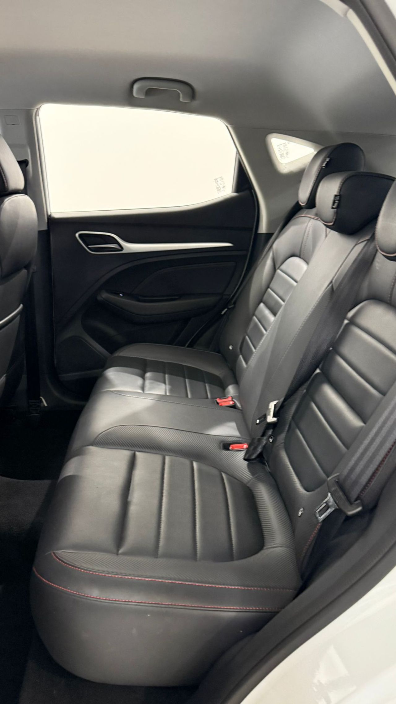 MG ZS 1.5 Luxury - Foto 12