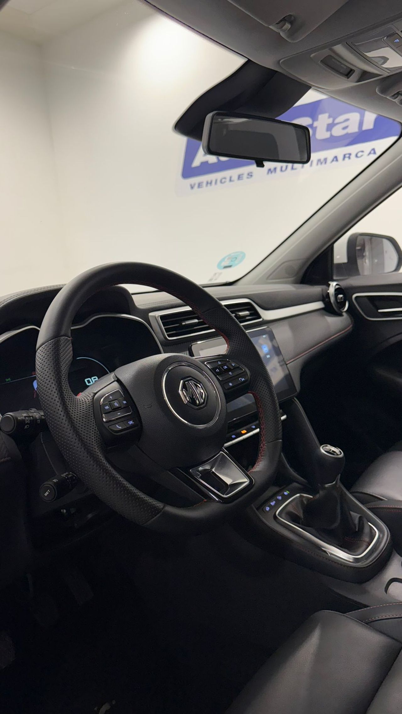 MG ZS 1.5 Luxury - Foto 13