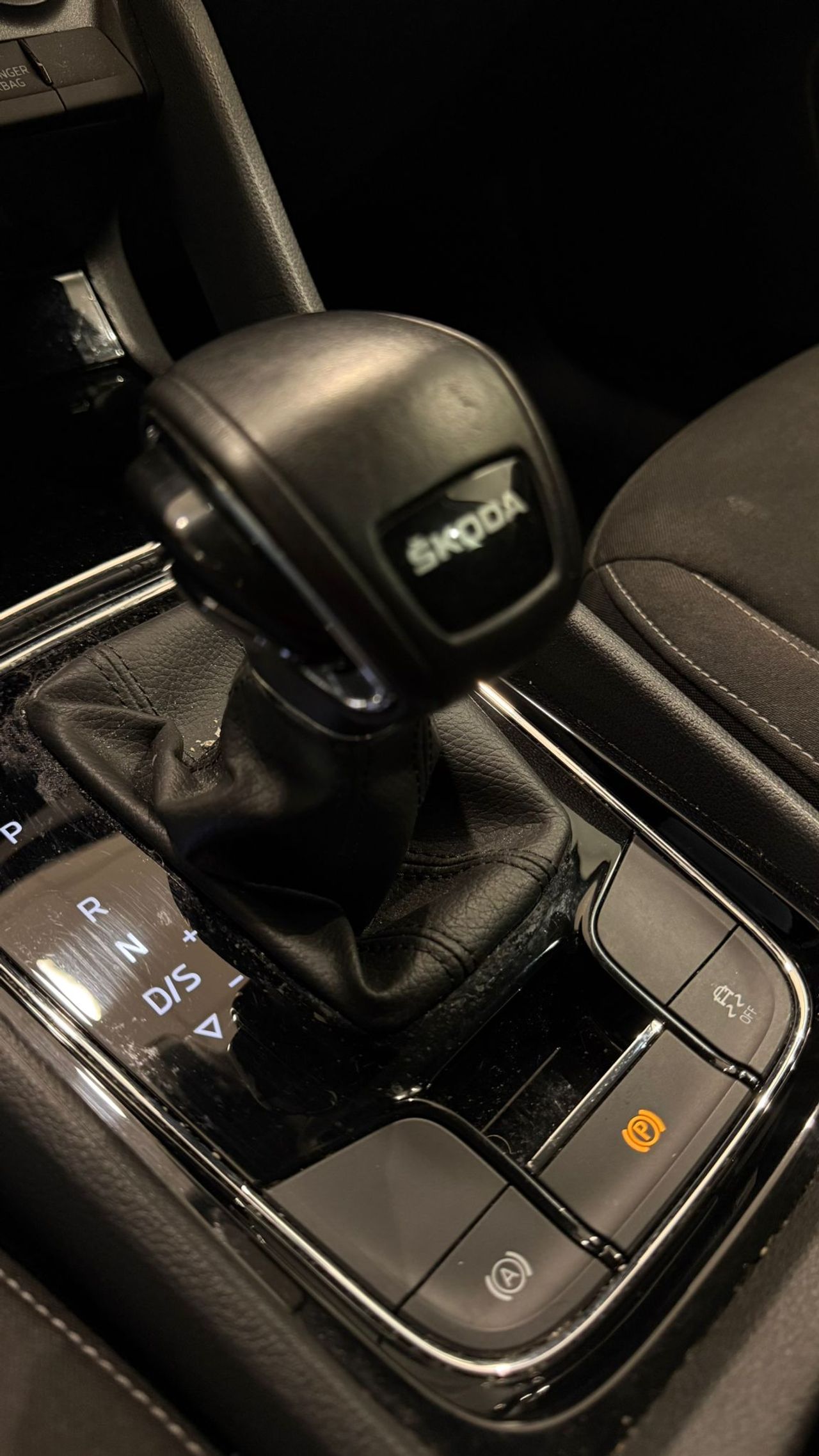 Skoda Karoq 1.5 TSI 110kW (150CV) DSG ACT Selection - Foto 16