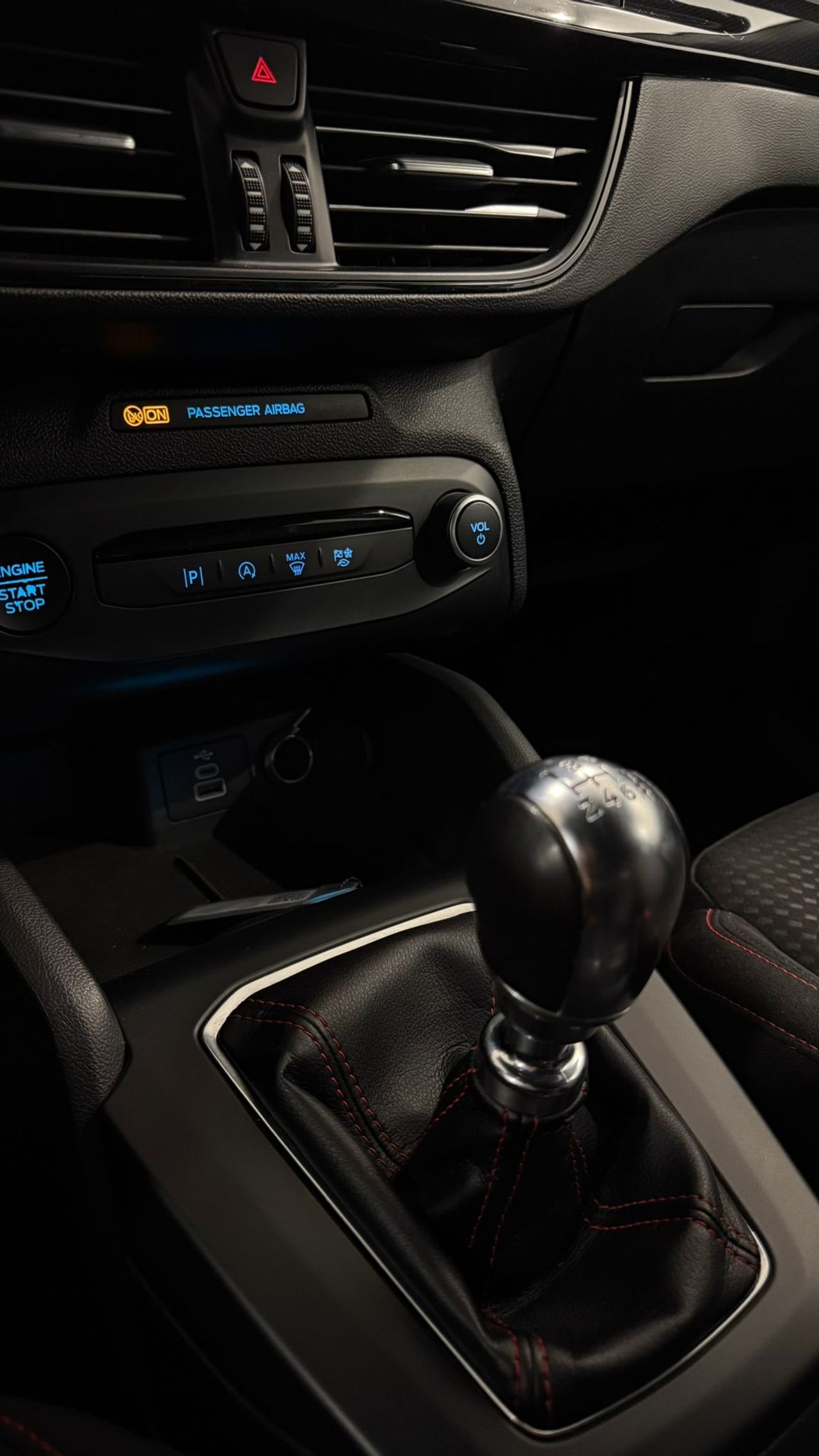 Ford Focus 1.0 Ecoboost MHEV 92kW ST-Line - Foto 16