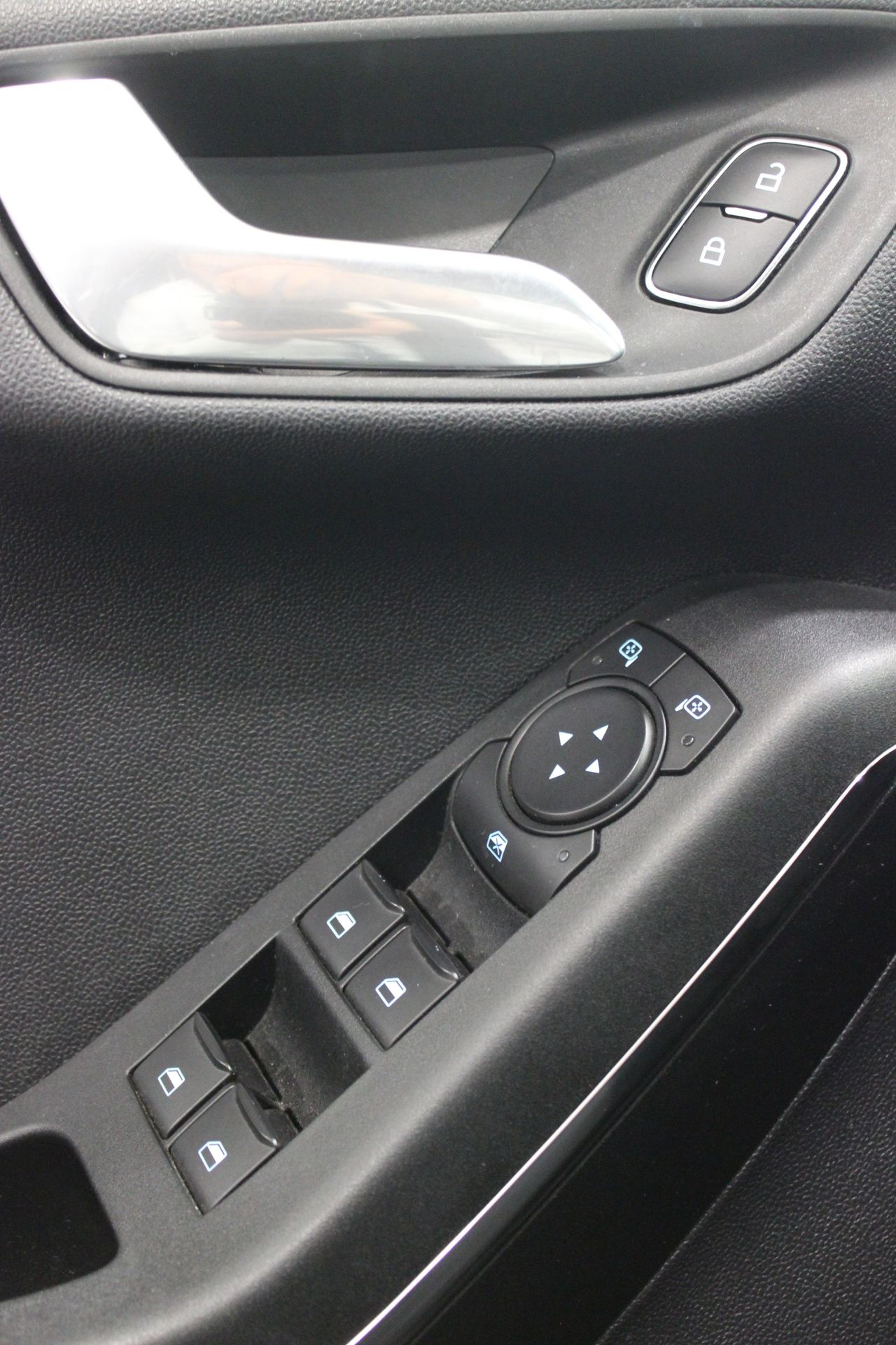 Ford Fiesta 1.0 EcoBoost MHEV 92kW(125CV) ST-Line 5p - Foto 10