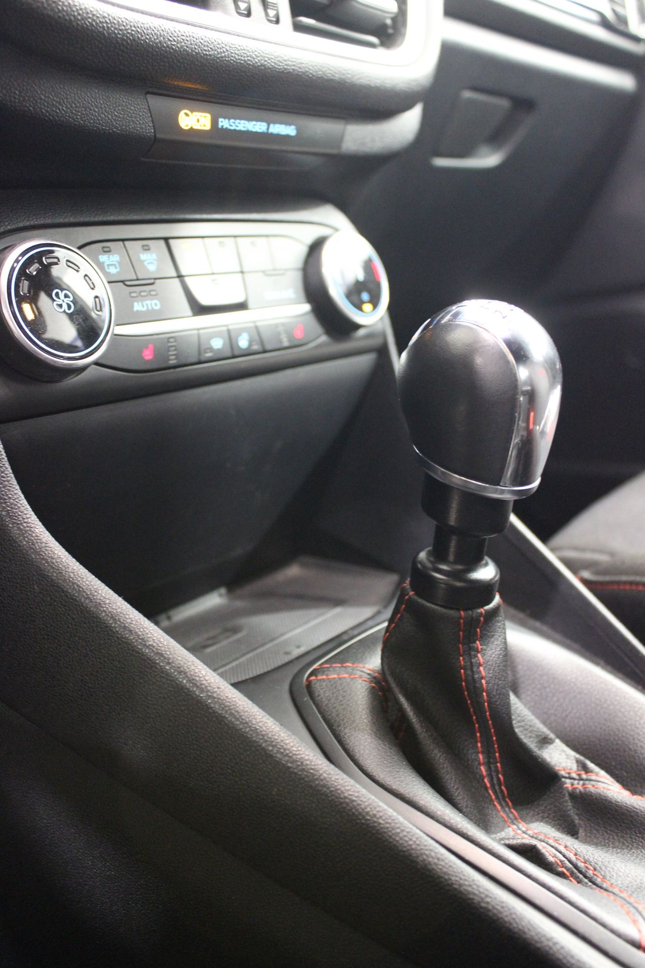 Ford Fiesta 1.0 EcoBoost MHEV 92kW(125CV) ST-Line 5p - Foto 19