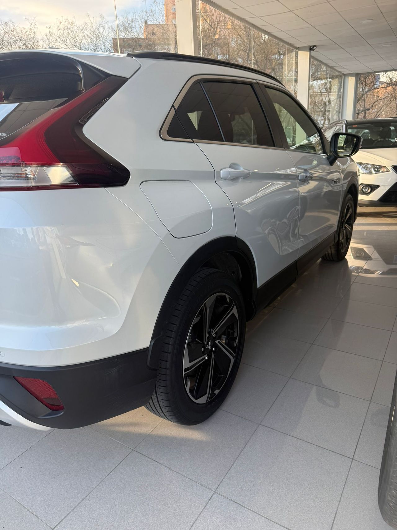 Mitsubishi Eclipse Cross 2.4 PHEV Kaiteki Auto 4WD - Foto 5