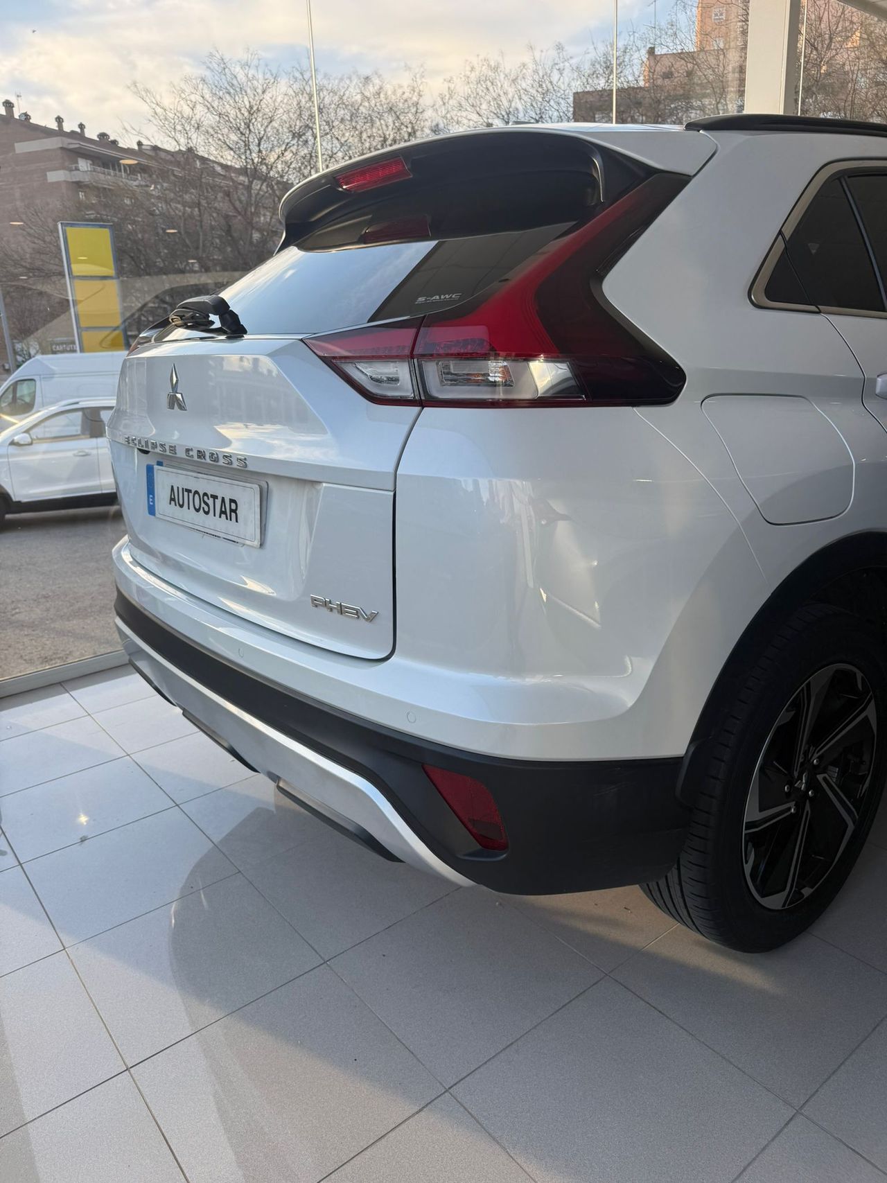 Mitsubishi Eclipse Cross 2.4 PHEV Kaiteki Auto 4WD - Foto 6