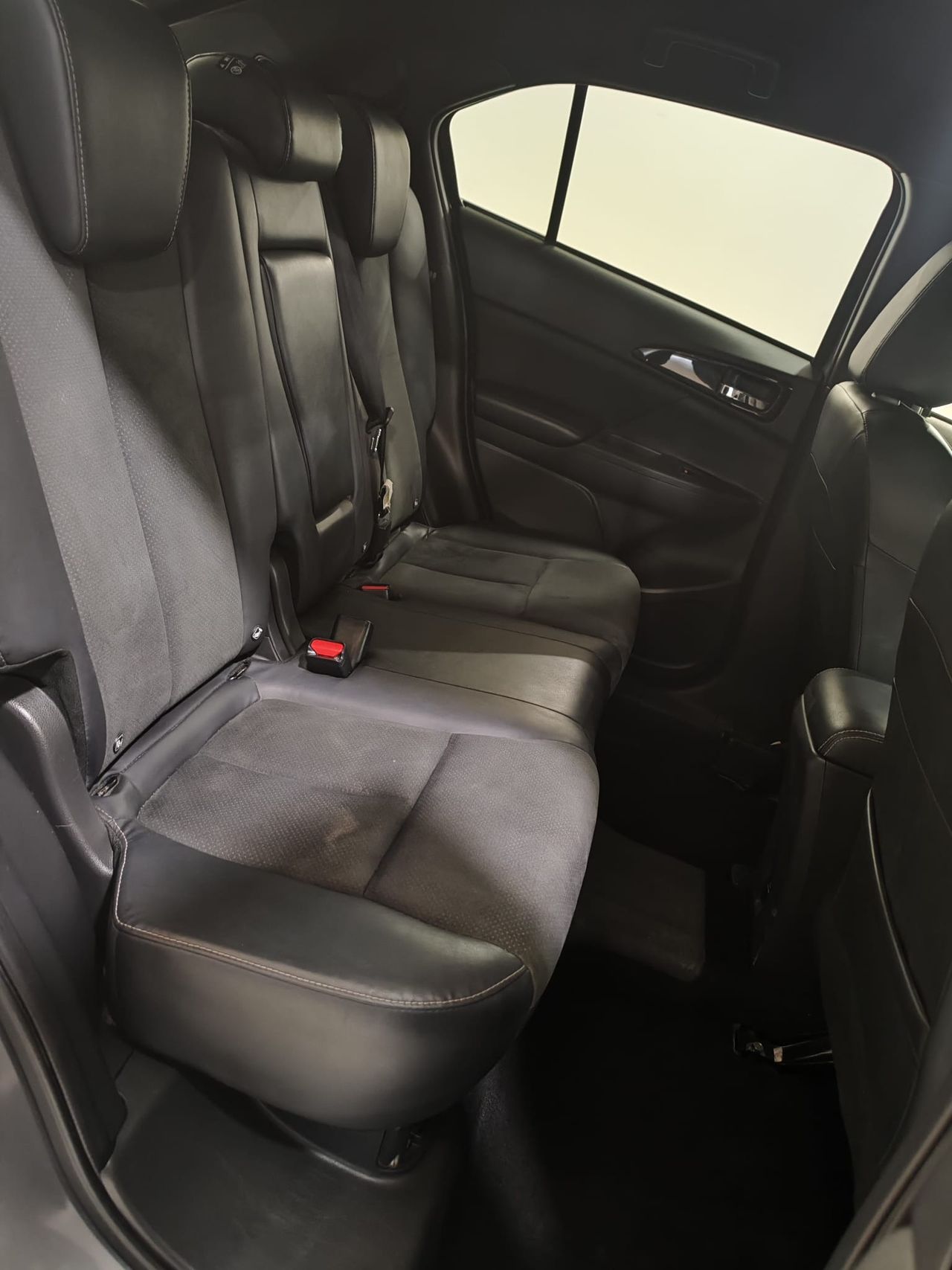 Mitsubishi Eclipse Cross 2.4 PHEV Kaiteki Auto 4WD - Foto 13