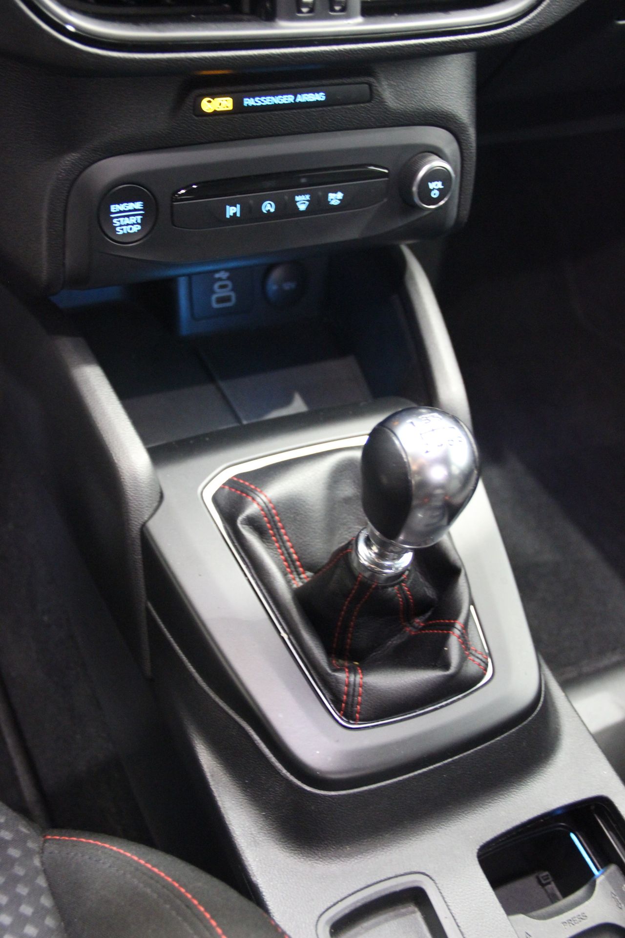 Ford Focus 1.0 Ecoboost MHEV 92kW ST-Line - Foto 21