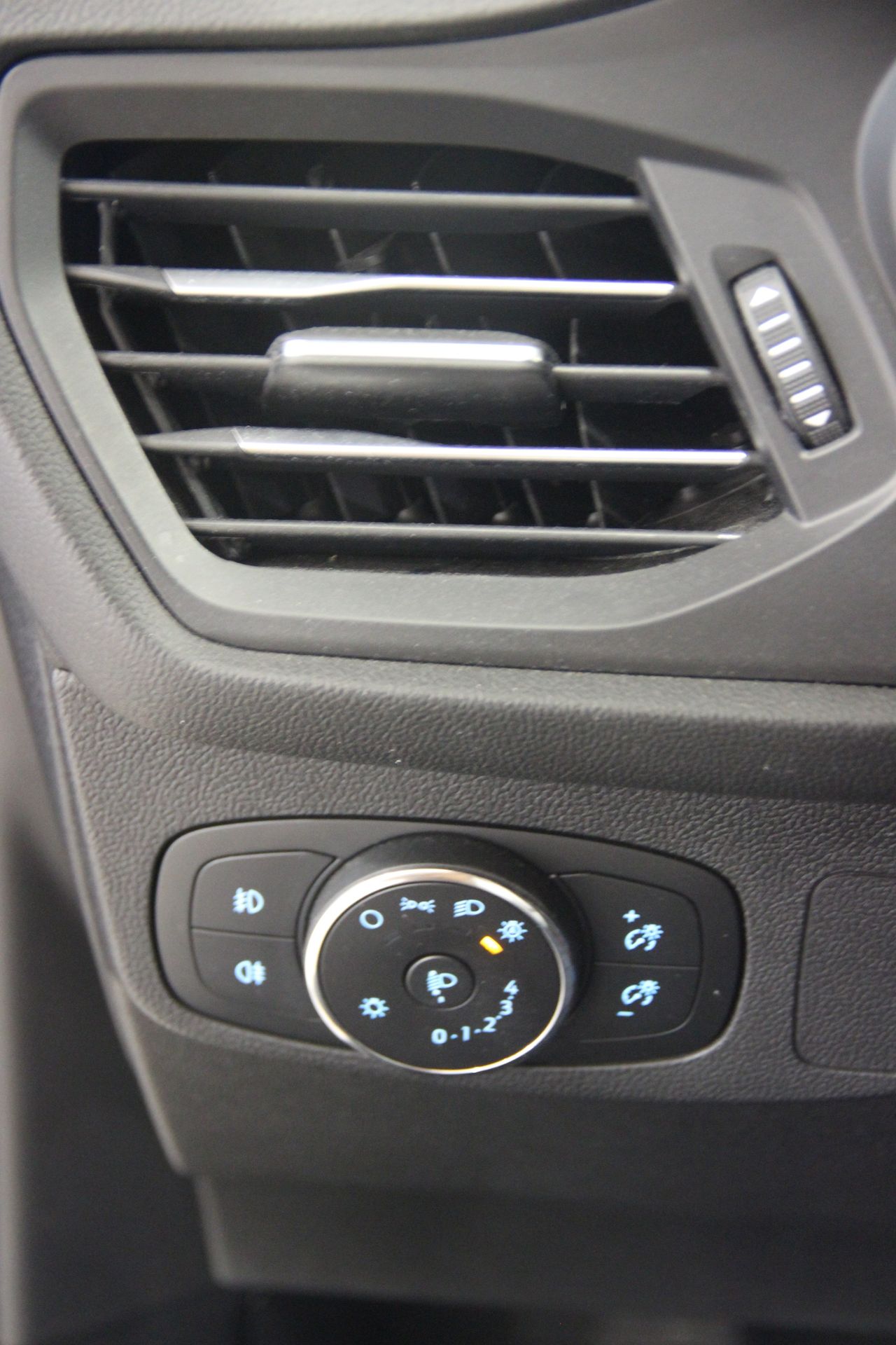 Ford Focus 1.0 Ecoboost MHEV 114kW ST-Line - Foto 12