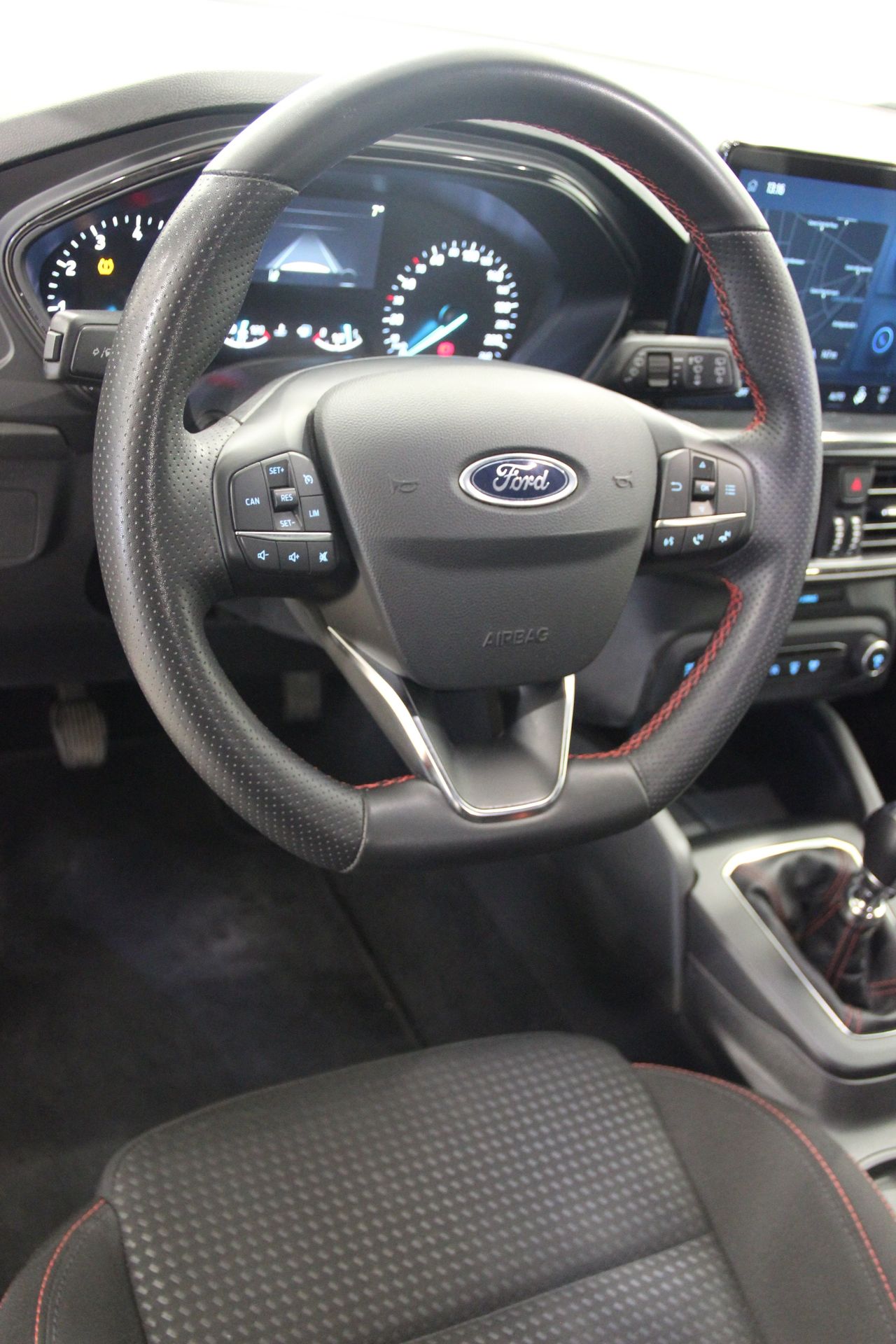 Ford Focus 1.0 Ecoboost MHEV 114kW ST-Line - Foto 14