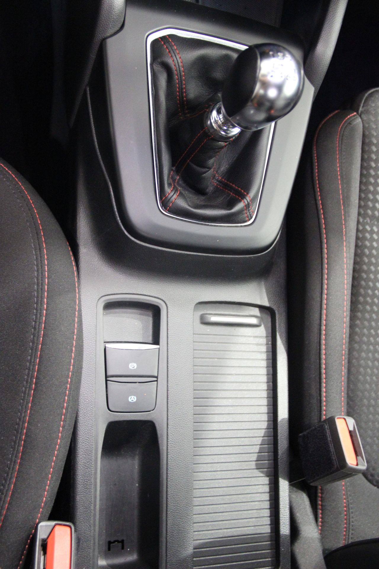 Ford Focus 1.0 Ecoboost MHEV 114kW ST-Line - Foto 11