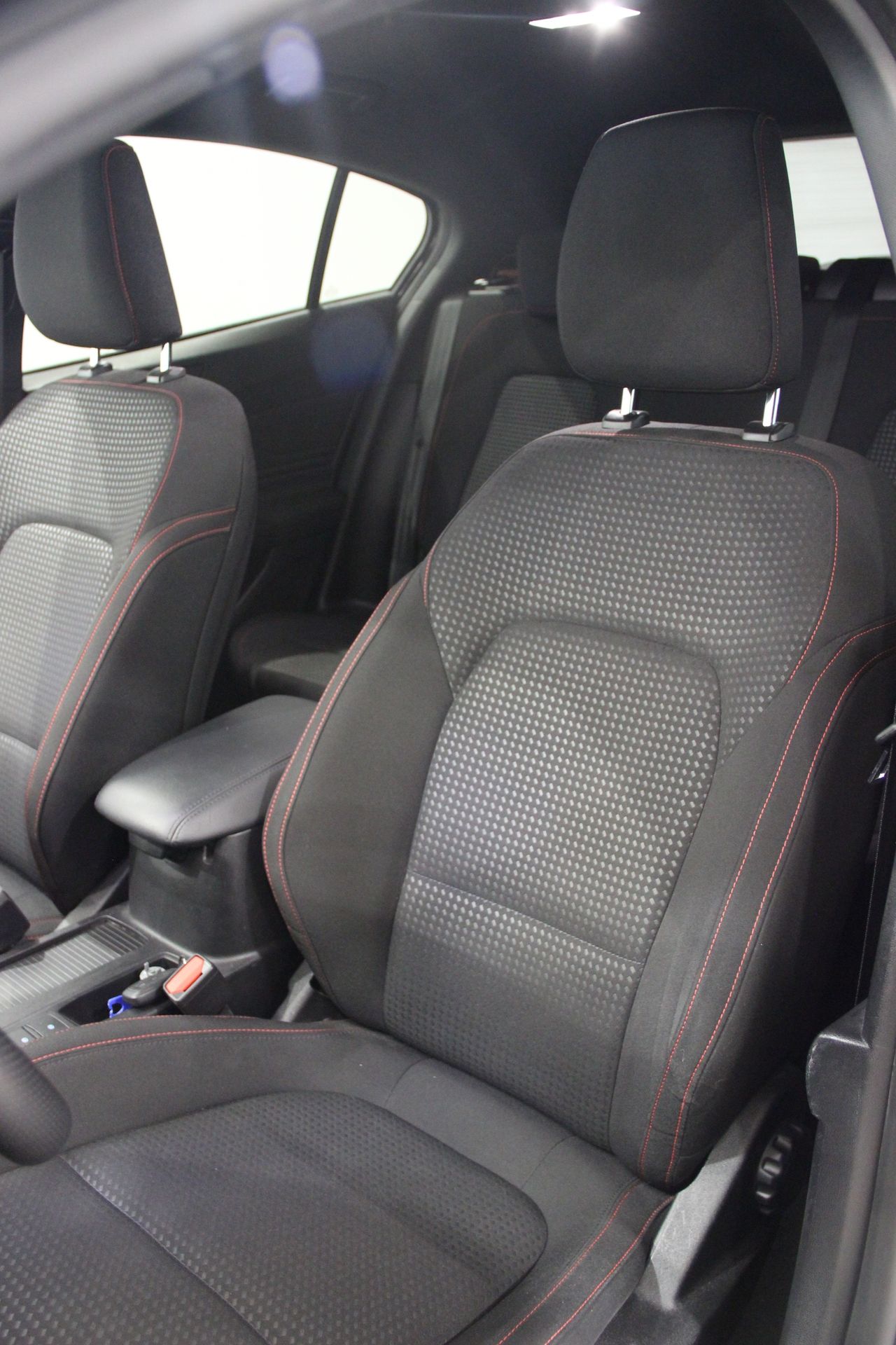 Ford Focus 1.0 Ecoboost MHEV 114kW ST-Line - Foto 18