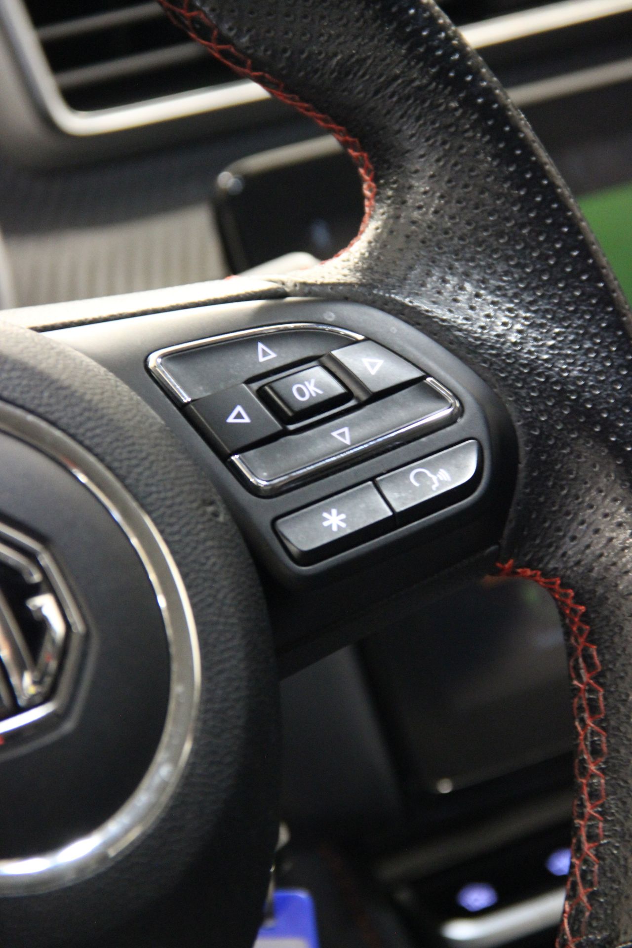 MG ZS Luxury 1.5 VTI-tech - Foto 17