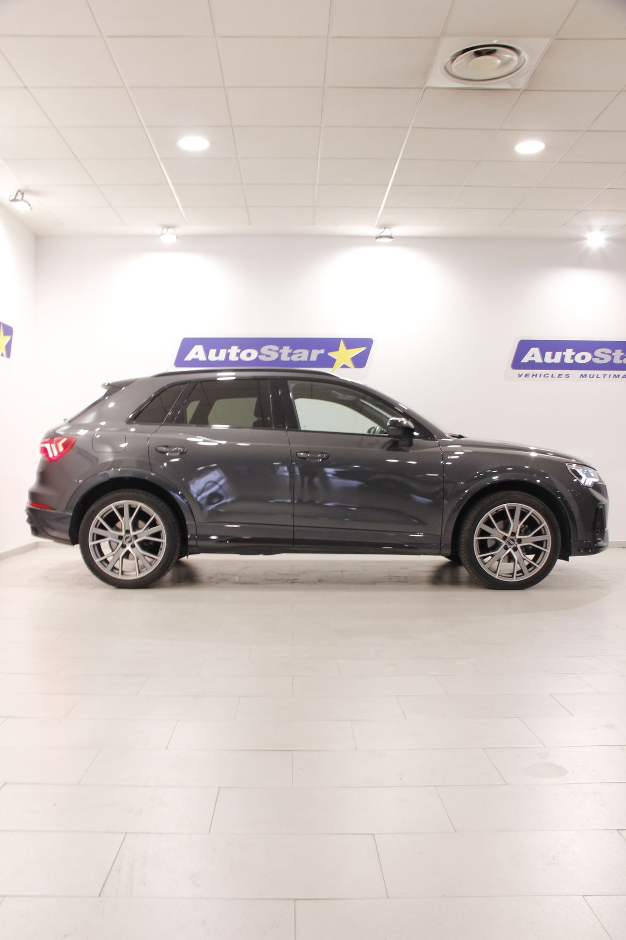 Audi Q3 BLACK LINE - Foto 6