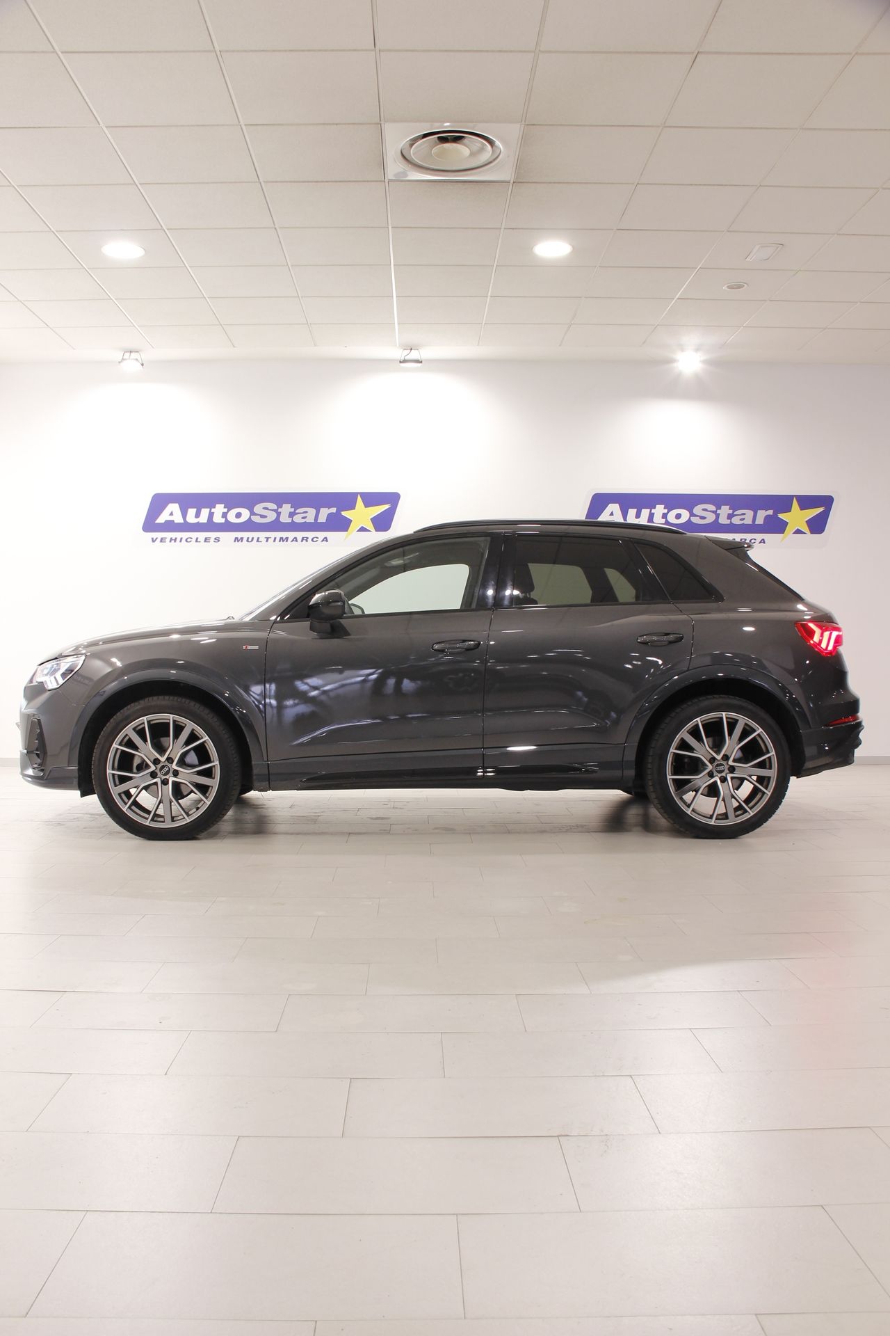 Audi Q3 BLACK LINE - Foto 10